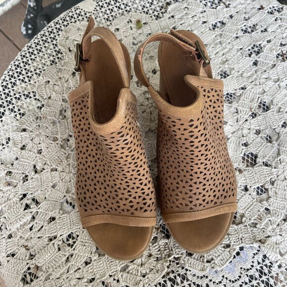 American Thread Sandal - Picture 2 of 5